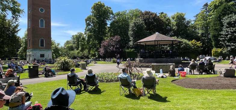 Bandstand concert with The New Orleans Hotshots Jazz Band, Queen's Park, Loughborough