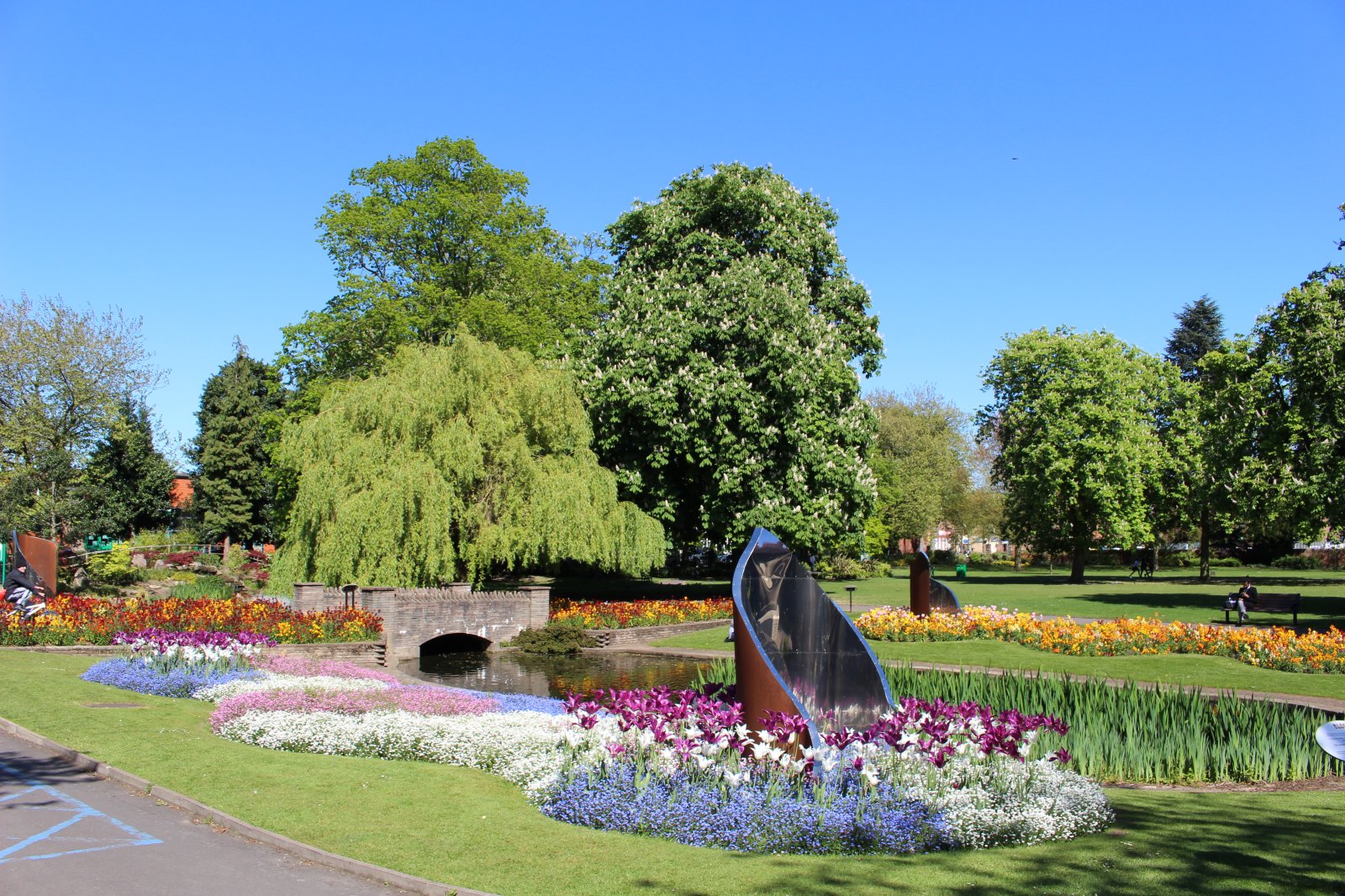 Queen's Park logo